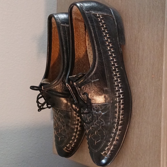 Leather mens black dress shoes